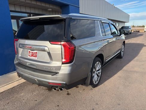 Used 2022 GMC Yukon XL Denali w/ Denali Ultimate Package image 6