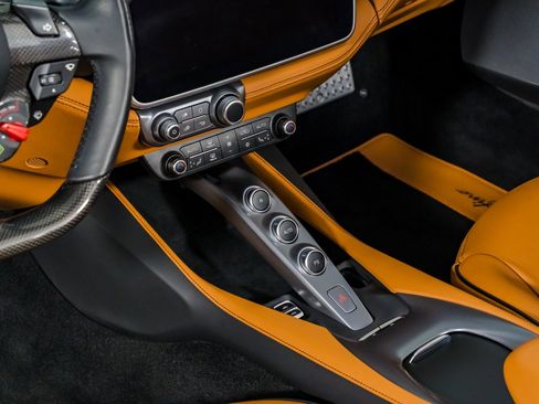 Used 2020 Ferrari Portofino image 32