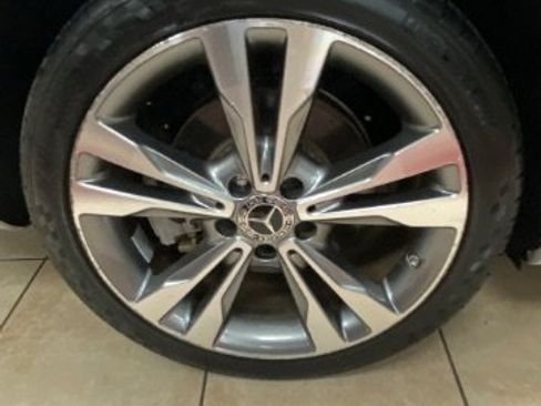 Used 2018 Mercedes-Benz C 350e Sedan w/ Premium Package image 34