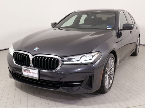 Used 2022 BMW 530i xDrive w/ Convenience Package AWD/4WD image 3