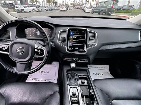 Used 2020 Volvo XC90 T6 Momentum w/ Protection Package Premier image 15