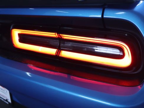 Used 2016 Dodge Challenger R/T Scat Pack w/ Leather Interior Group image 33