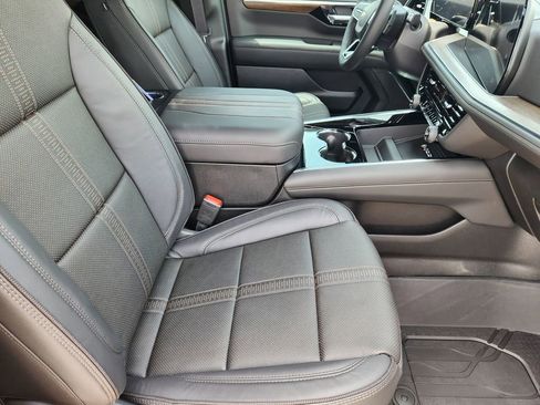 New 2026 Chevrolet Tahoe High Country AWD/4WD image 10