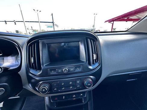 Used 2022 Chevrolet Colorado W/T w/ WT Convenience Package AWD/4WD image 17