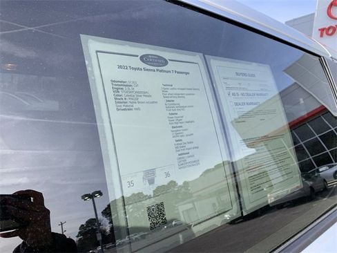 Used 2022 Toyota Sienna Platinum image 39