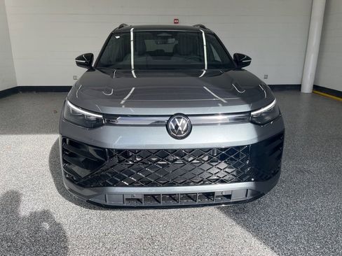 New 2026 Volkswagen Tiguan SE R-Line AWD/4WD image 8
