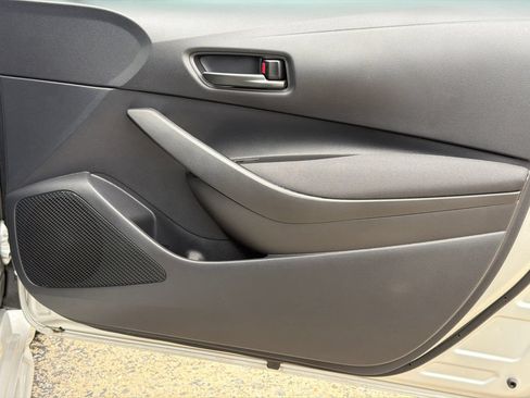 Used 2025 Toyota Corolla LE FWD image 10
