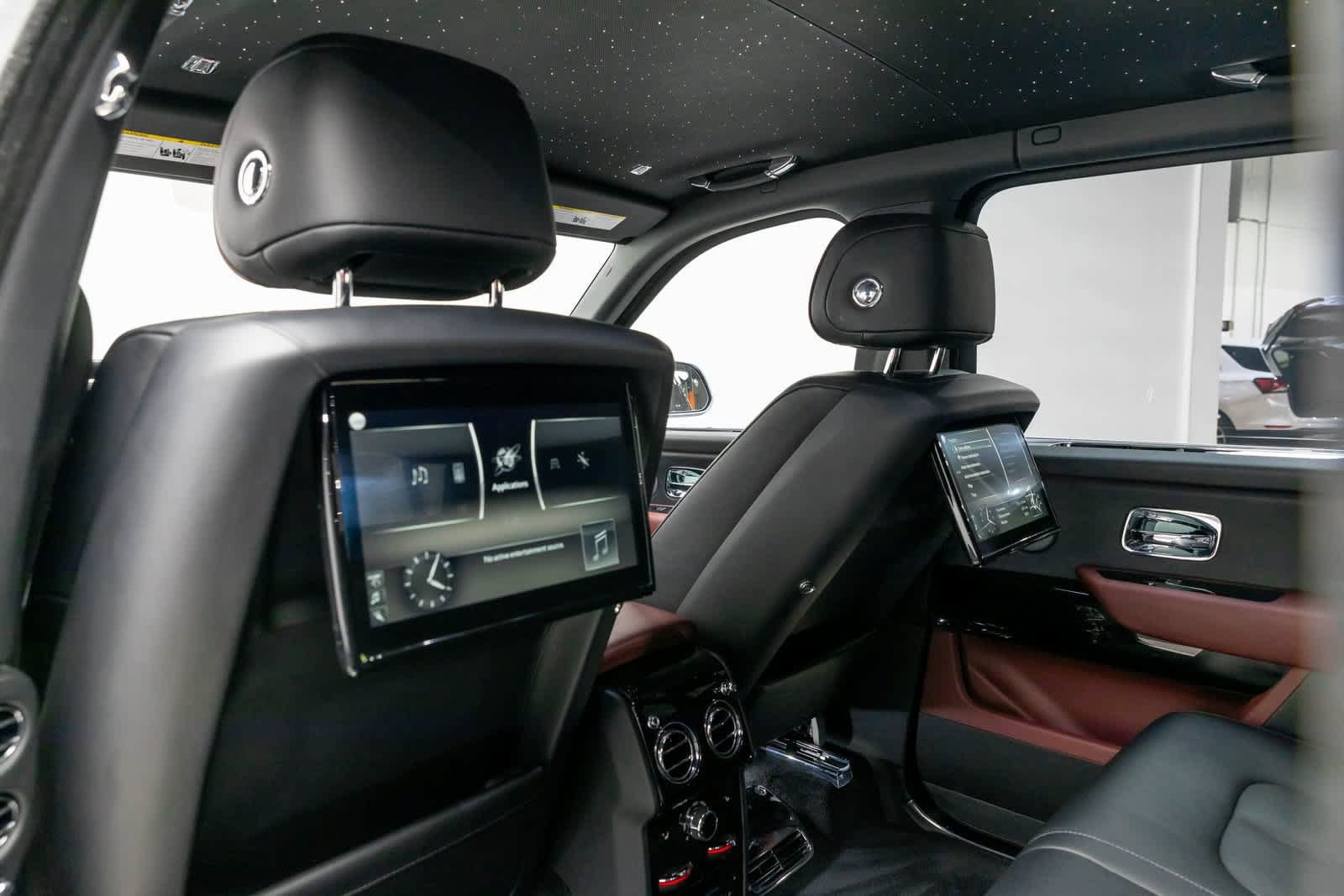 Certified 2022 Rolls-Royce Cullinan AWD/4WD image 32