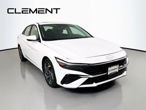 Used 2025 Hyundai Elantra SEL image 5