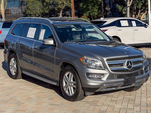 Used 2016 Mercedes-Benz GL 450 4MATIC image 3