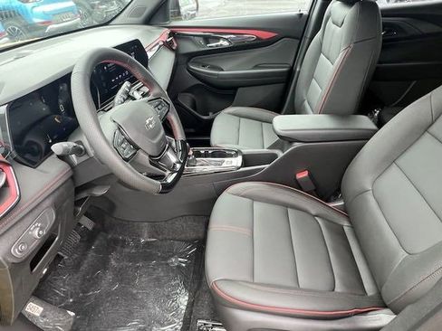 Used 2025 Chevrolet TrailBlazer RS w/ Driver Confidence Package image 11