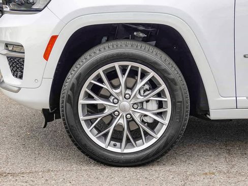 Certified 2023 Jeep Grand Cherokee Summit w/ Adv Protech Group IV image 10