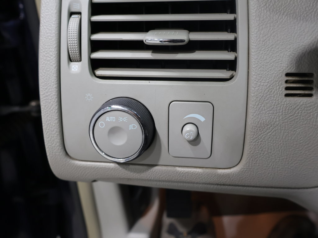 Used 2007 Buick Lucerne CXL FWD image 27