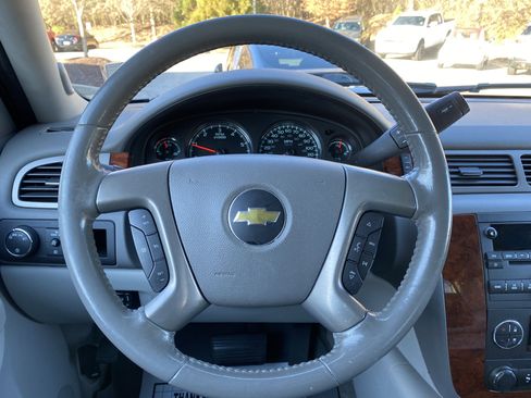Used 2013 Chevrolet Avalanche LT w/ All-Star Edition image 19