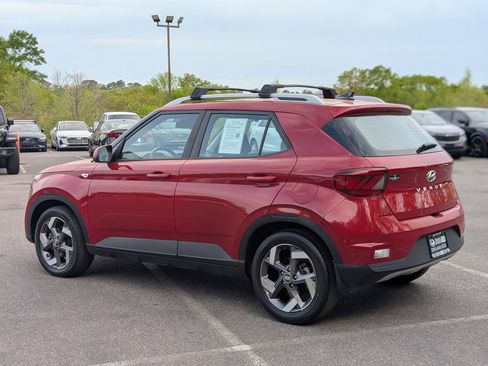Used 2021 Hyundai Venue SEL w/ Premium Package image 7