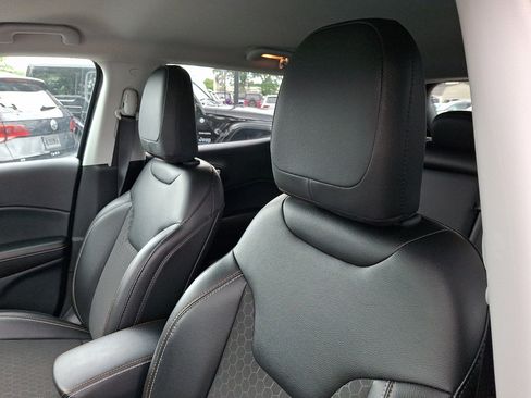Used 2020 Jeep Compass Latitude w/ Cold Weather Group AWD/4WD image 21