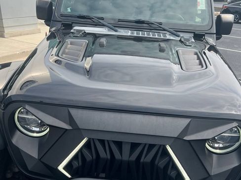 Used 2019 Jeep Wrangler Unlimited Rubicon AWD/4WD image 10