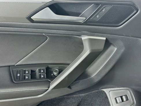 Certified 2024 Volkswagen Tiguan SE R-Line AWD/4WD image 11