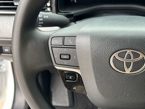 Used 2026 Toyota Camry LE w/ Convenience Package FWD image 12