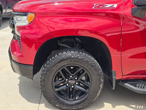 Used 2024 Chevrolet Silverado 1500 LT Trail Boss w/ LT Trail Boss Premium Package AWD/4WD image 7