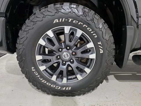 Used 2019 Nissan Titan S image 8