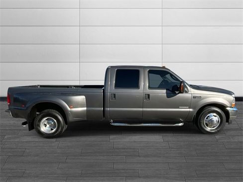 Used 2004 Ford F350 XLT image 2