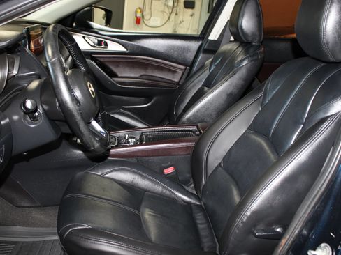 Used 2017 MAZDA MAZDA3 Touring FWD image 25