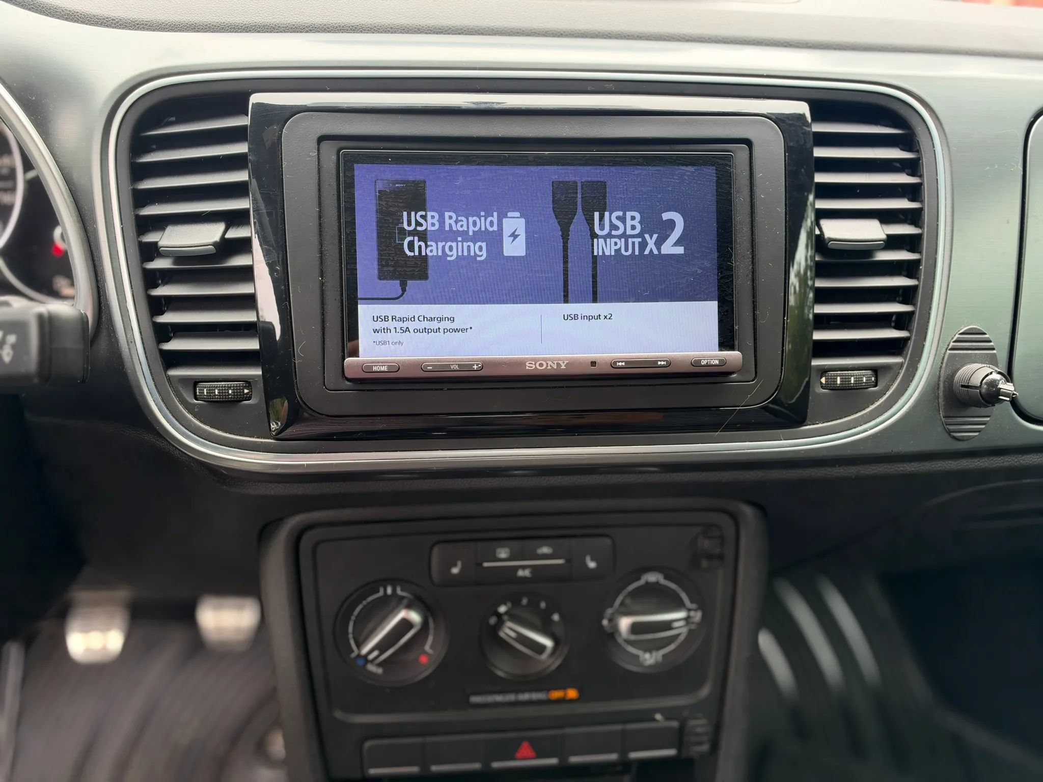 Used 2013 Volkswagen Beetle R-Line FWD image 15