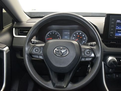 Used 2021 Toyota RAV4 LE image 28