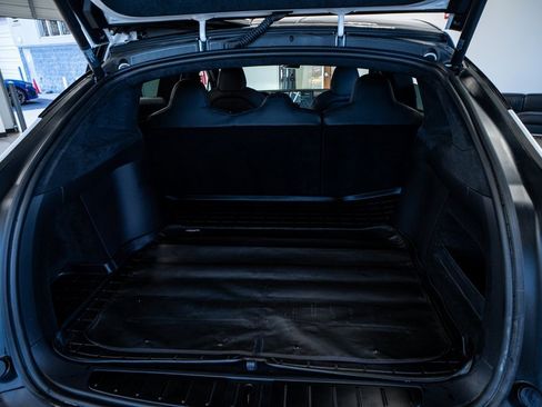Used 2022 Tesla Model X image 57