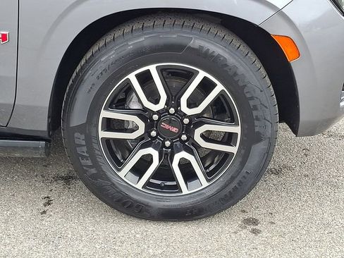Used 2022 GMC Yukon AT4 image 8