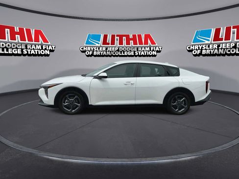 Used 2025 Kia K4 FWD image 5