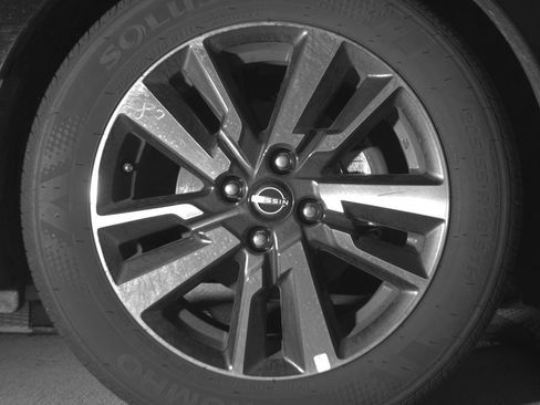 Used 2025 Nissan Versa SV FWD image 13
