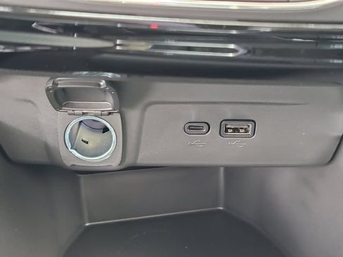 New 2026 Chevrolet Trax LT w/ Midnight Edition FWD image 32