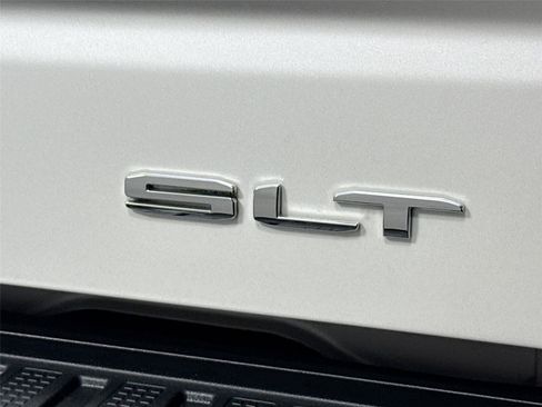 Used 2022 GMC Sierra 1500 SLT w/ SLT Premium Plus Package AWD/4WD image 15