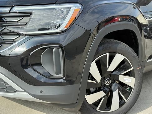 New 2026 Volkswagen Atlas Cross Sport SEL AWD/4WD image 2