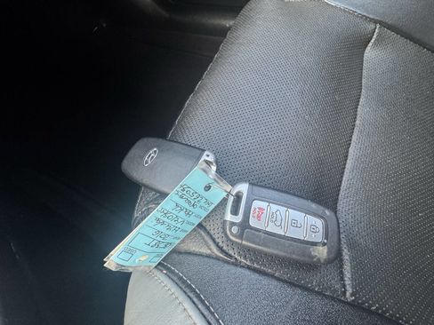 Used 2016 Hyundai Veloster Turbo image 23