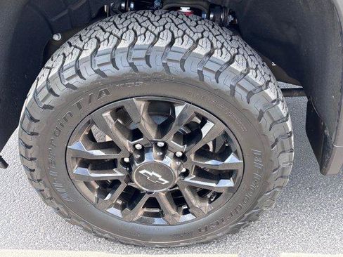 Used 2025 Chevrolet Silverado 2500 LTZ w/ Trail Boss Package AWD/4WD image 10