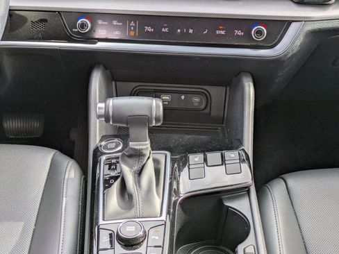 Certified 2025 Kia Sportage SX image 21