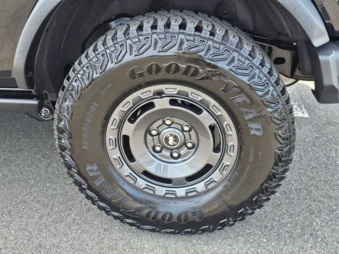 Certified 2024 Ford Bronco Badlands AWD/4WD image 11