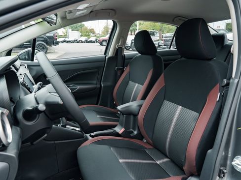 New 2025 Nissan Versa SR w/ Trunk Package image 18