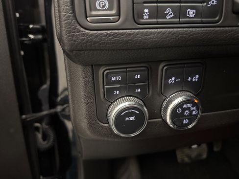 Used 2022 GMC Yukon Denali image 33