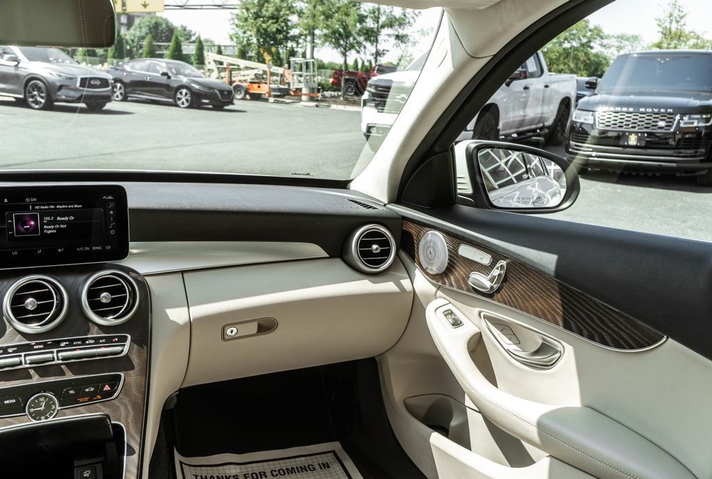 Used 2021 Mercedes-Benz C 300 4MATIC Sedan image 12