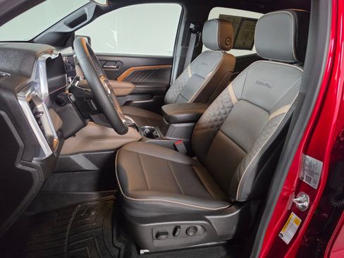 Used 2026 GMC Canyon Denali AWD/4WD image 16
