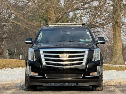 Used 2015 Cadillac Escalade Premium image 12