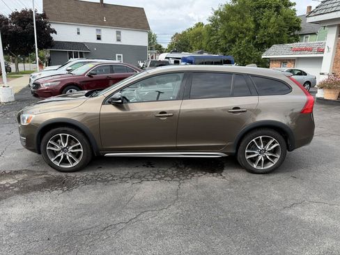Used 2016 Volvo V60 T5 Cross Country w/ Climate Package AWD/4WD image 8