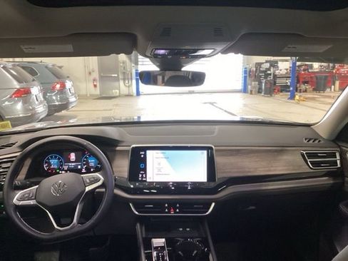 Certified 2025 Volkswagen Atlas SEL image 10