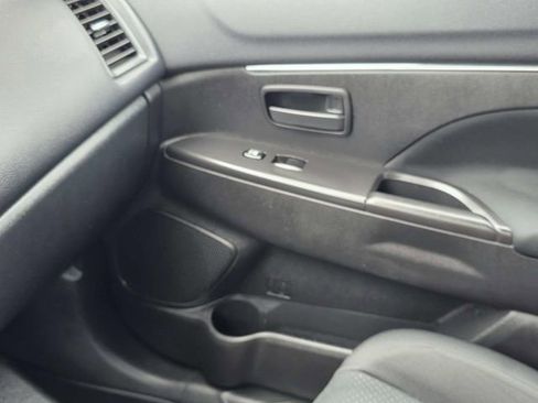 Used 2014 Mitsubishi Outlander Sport ES FWD image 17