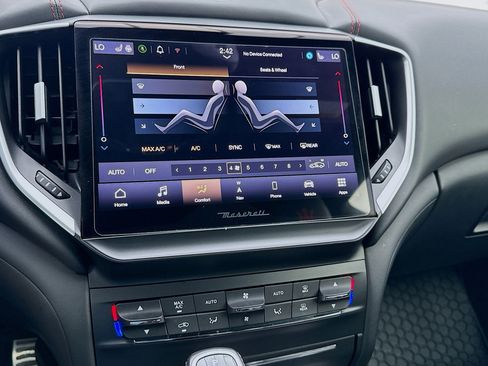 Used 2022 Maserati Ghibli F Tributo image 12