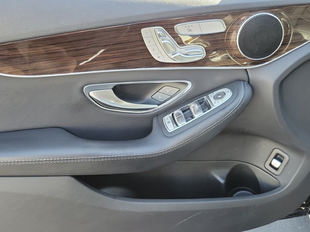 Used 2019 Mercedes-Benz C 300 Sedan image 21